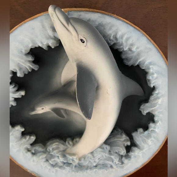 3D Ceramic Dolphin Plate - Picture 3 of 4
